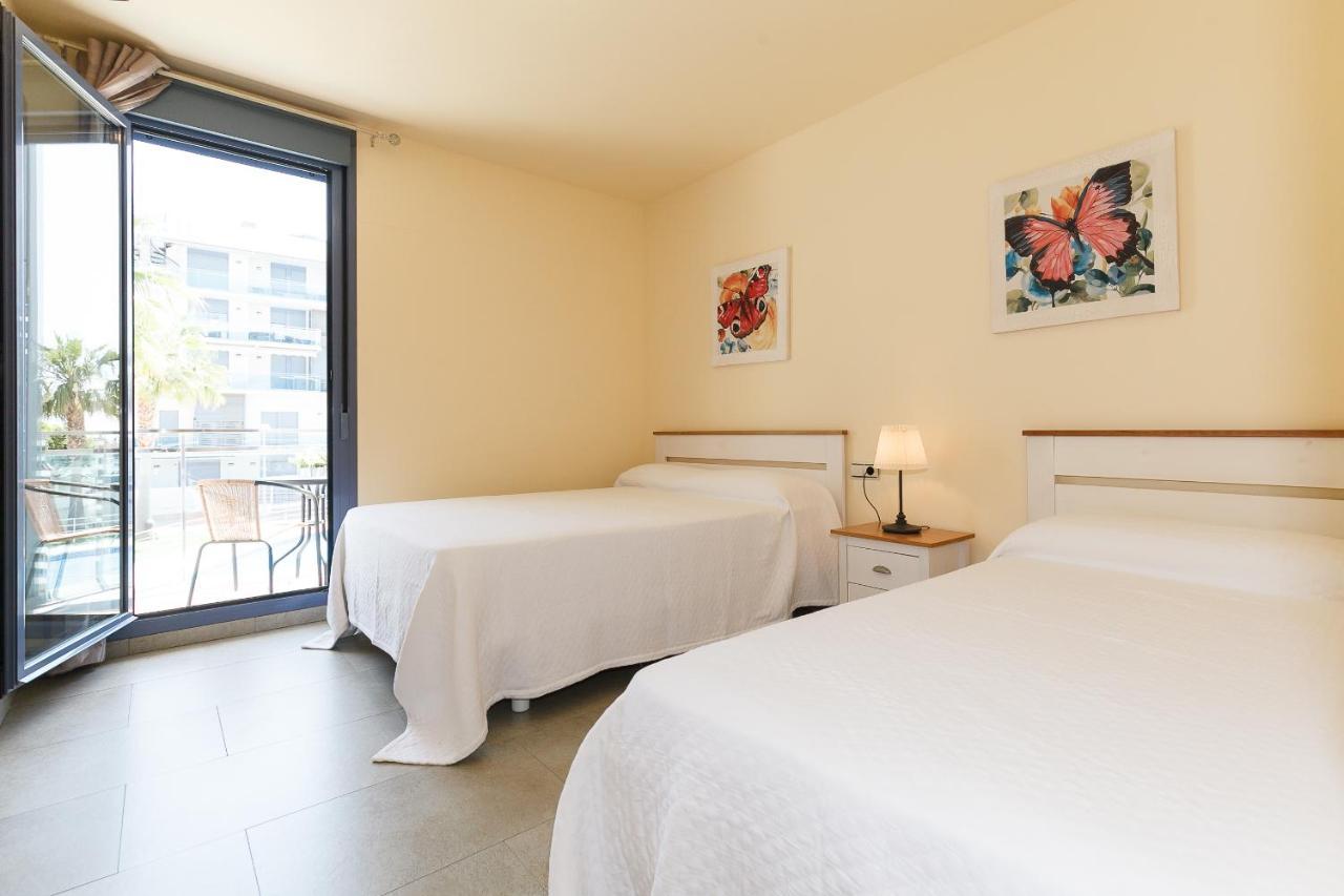 Uhc Mar Augusta Family Complex Apartment กัมบริลส์ ภายนอก รูปภาพ