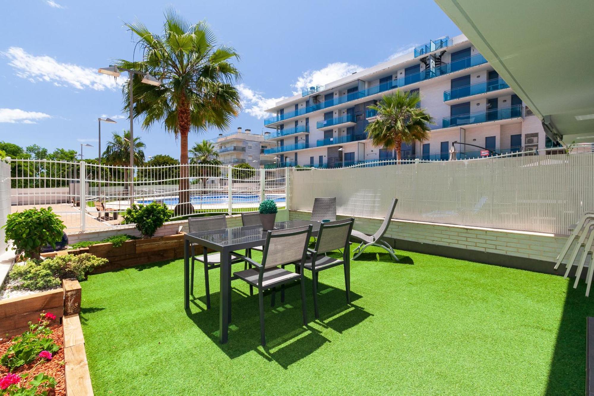 Uhc Mar Augusta Family Complex Apartment กัมบริลส์ ภายนอก รูปภาพ